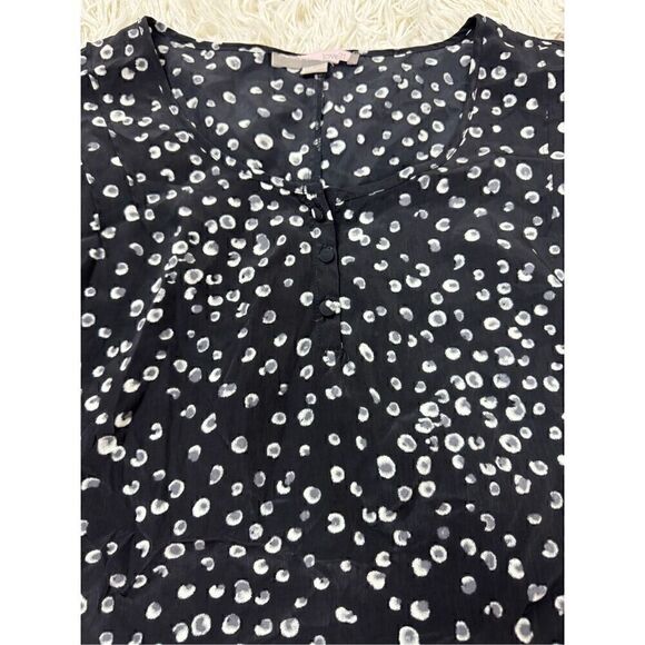 Adorable Black, Blue, Gray and White Spotted Crop top blouse by Forever 21 size - Picture 5 of 8